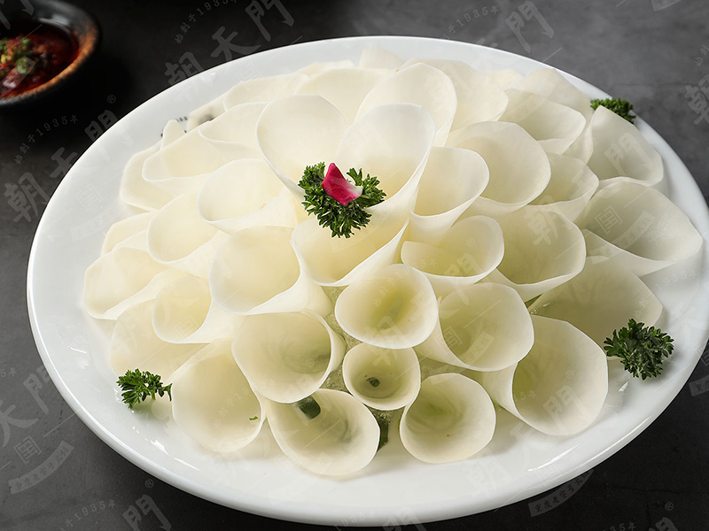 消費(fèi)市場(chǎng)普遍年輕化，如何成為一家特色火鍋店?