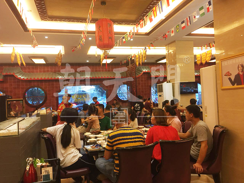 火鍋店如何降低排隊時的顧客流失率？