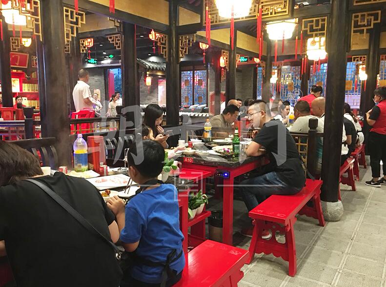 正宗老火鍋加盟店，運(yùn)營團(tuán)隊(duì)該怎么打造