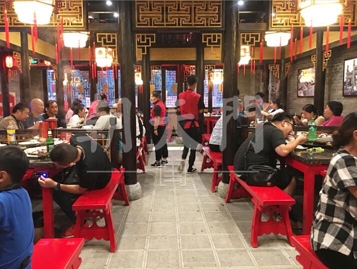 重慶本地人喜歡的火鍋店，口碑與味道共存