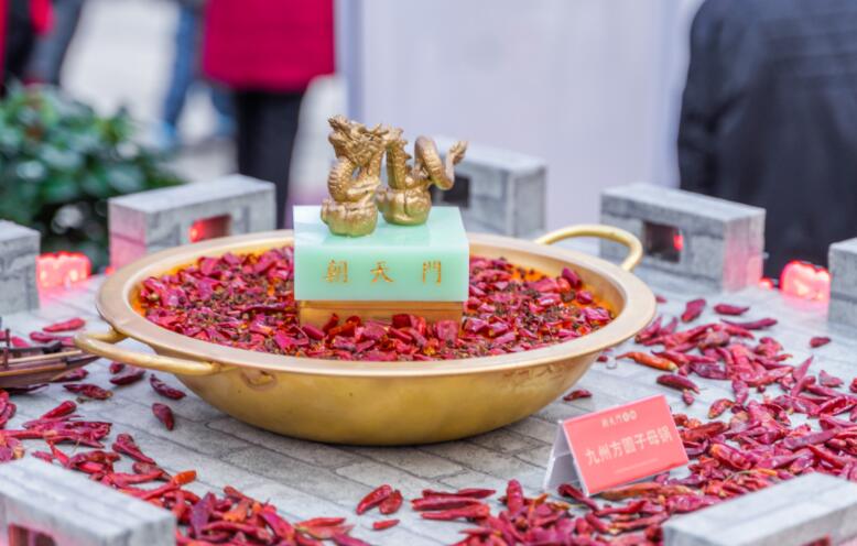 吃火鍋有哪些講究？跟著老重慶人學(xué)起來(lái)！