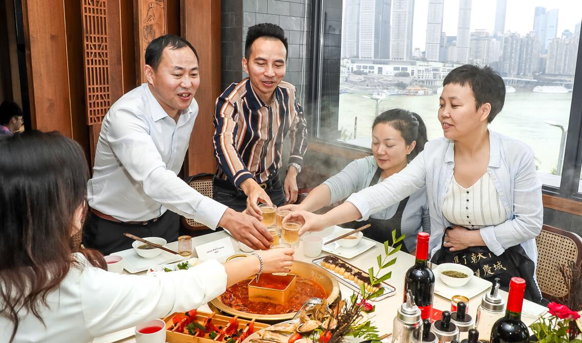 夏天不吃火鍋？做好四點(diǎn)，讓你全場(chǎng)爆滿！