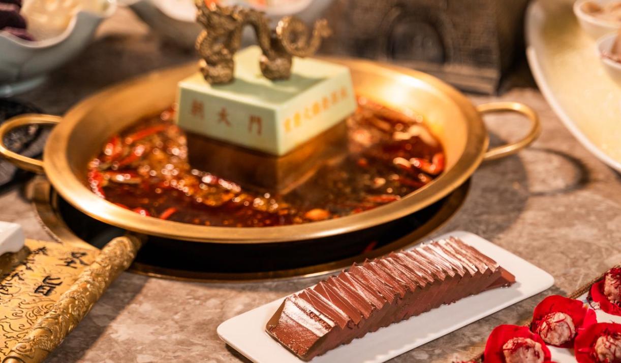 重慶火鍋，記得多吃鮮鴨血，補(bǔ)鐵就是補(bǔ)氣血！