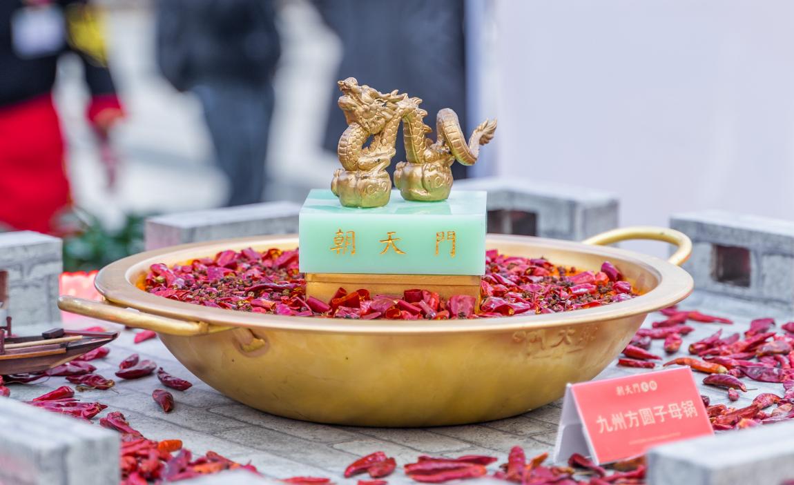 開一家火鍋店，加盟與自創(chuàng)，誰(shuí)更適合？